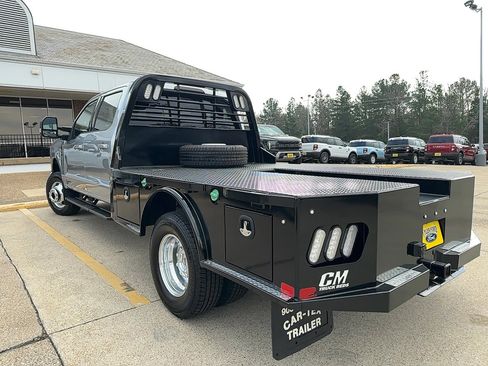 Used 2024 Ford F350 Lariat image 9