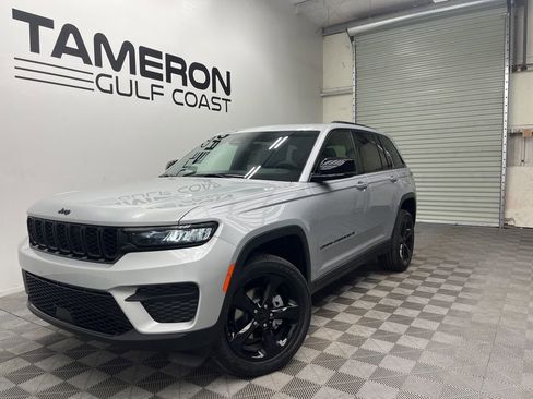 New 2025 Jeep Grand Cherokee Altitude RWD image 1
