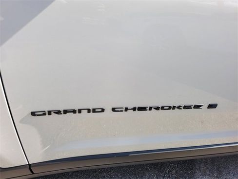 New 2026 Chrysler Pacifica Limited image 38