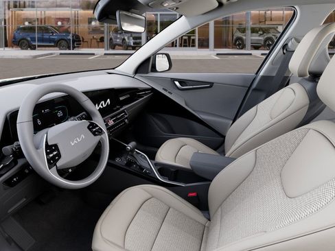 New 2025 Kia Niro EX image 19