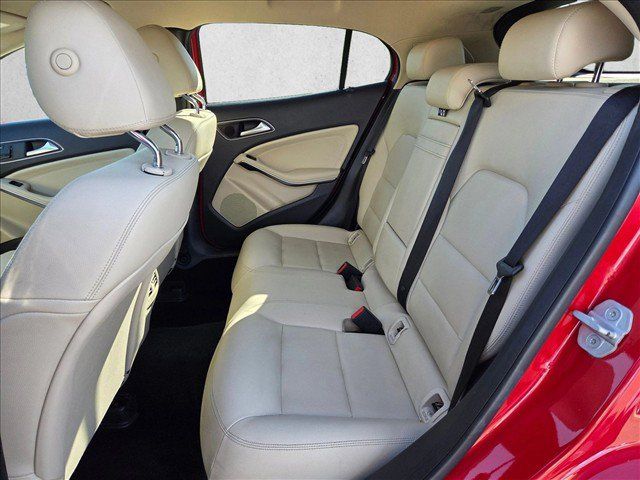 Used 2017 Mercedes-Benz GLA 250 4MATIC image 21