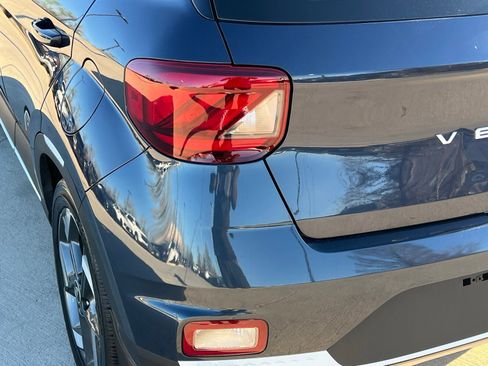 Used 2025 Hyundai Venue Limited image 13