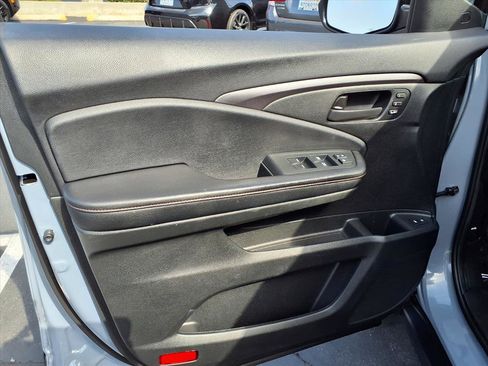 Certified 2022 Honda Pilot TrailSport image 18