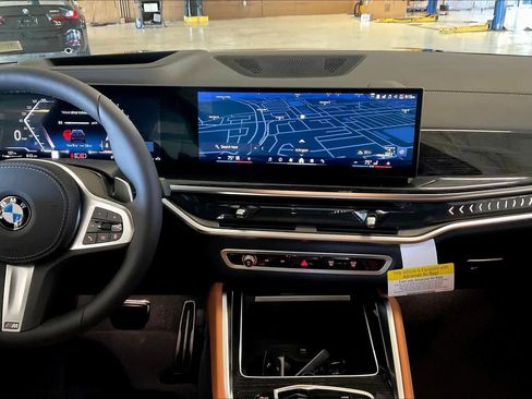 New 2026 BMW X6 xDrive40i w/ Climate Comfort Package image 6