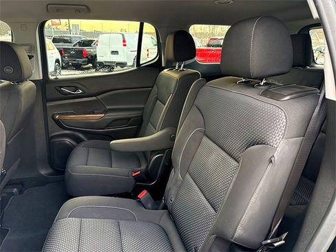 Used 2021 GMC Acadia SLE image 19