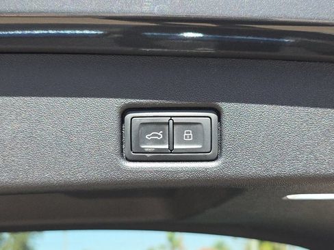 Used 2025 Audi Q5 Premium w/ Convenience Package AWD/4WD image 16