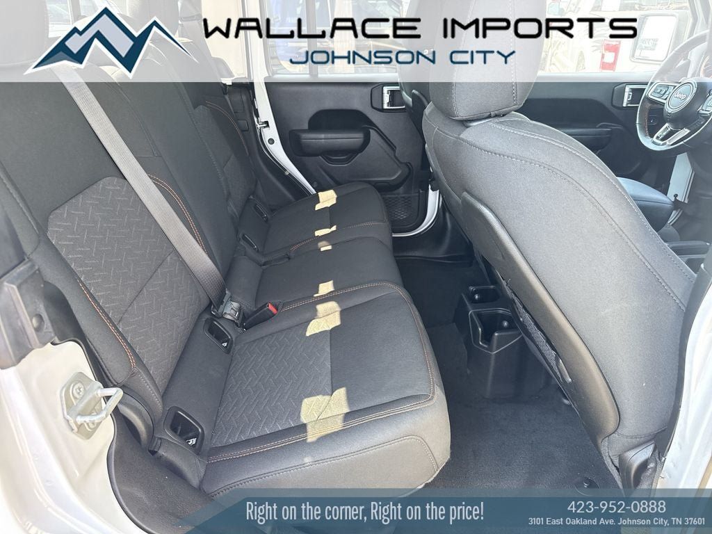 Used 2022 Jeep Gladiator Mojave w/ Cold Weather Group AWD/4WD image 43