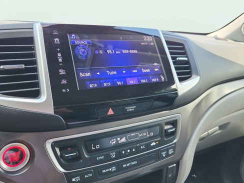 Used 2020 Honda Ridgeline RTL image 33