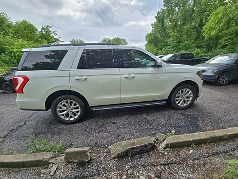 Used 2020 Ford Expedition XLT w/ Equipment Group 202A AWD/4WD image 9