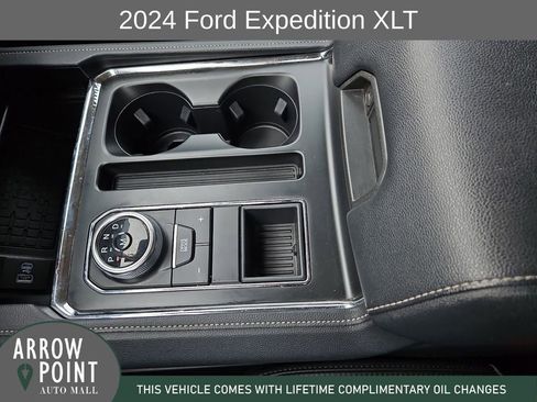 Used 2024 Ford Expedition XLT image 28