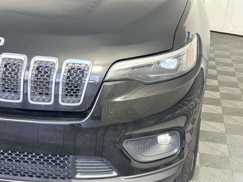 Used 2019 Jeep Cherokee Latitude Plus AWD/4WD image 9