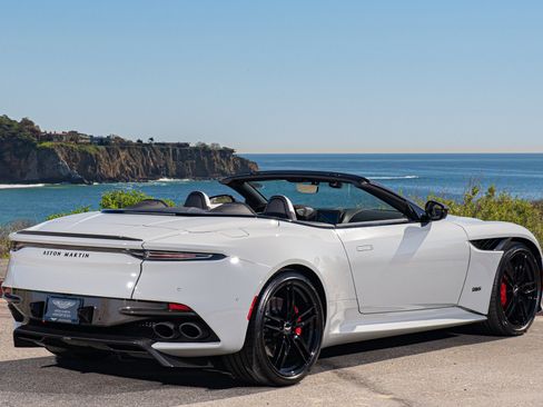 Used 2023 Aston Martin DBS Volante image 4