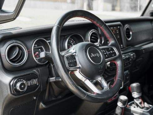 Used 2020 Jeep Wrangler Unlimited Rubicon w/ Quick Order Package 28Y Recon AWD/4WD image 9