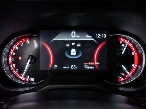 Used 2025 Toyota RAV4 XLE AWD/4WD image 14