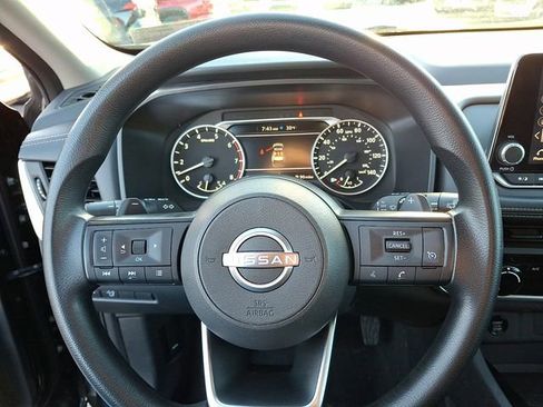 Used 2024 Nissan Rogue S image 18