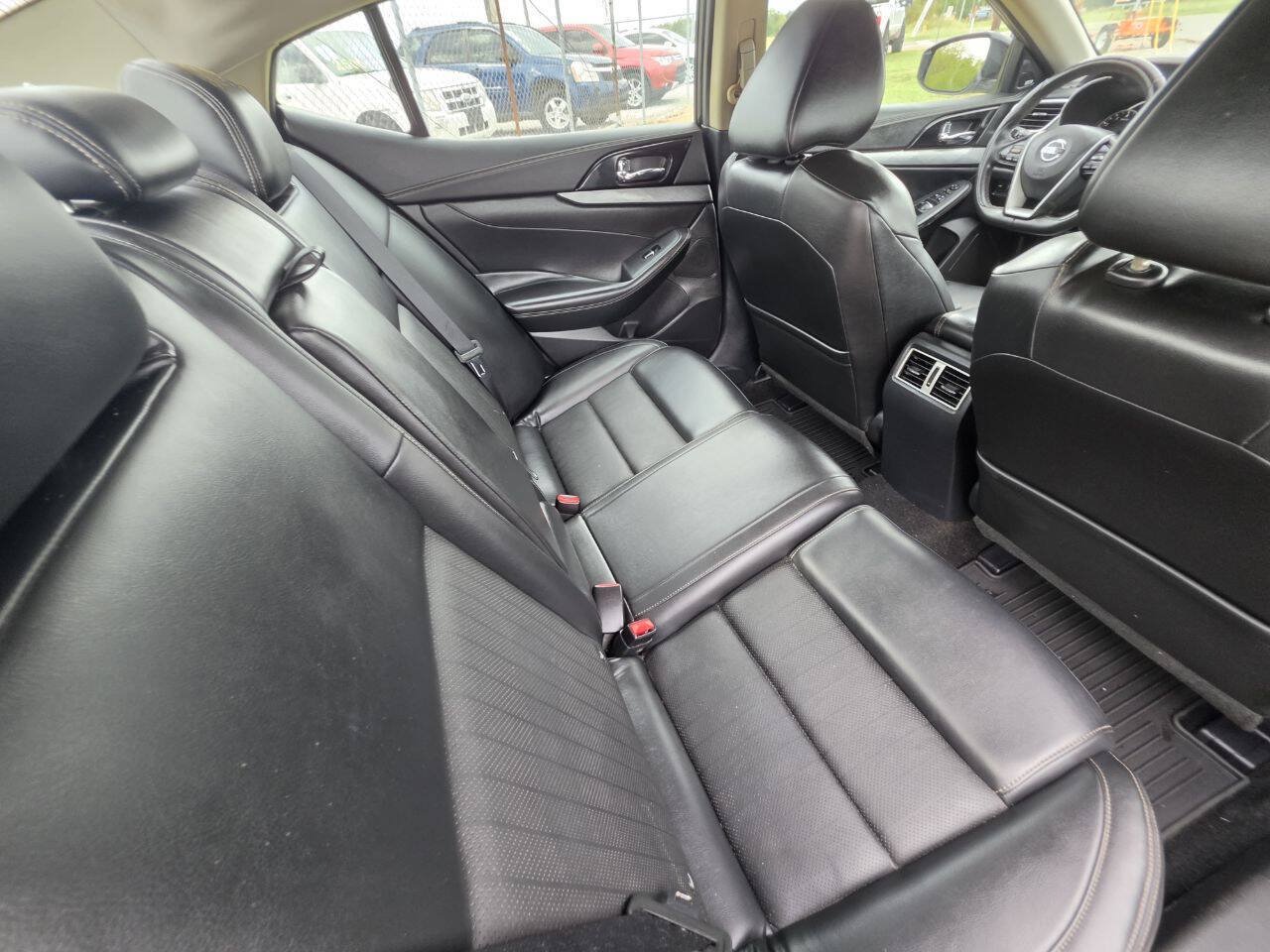 Used 2017 Nissan Maxima 3.5 SL FWD image 6