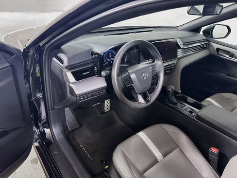 Used 2026 Toyota Camry SE FWD image 10