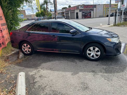 Used 2014 Toyota Camry LE image 4