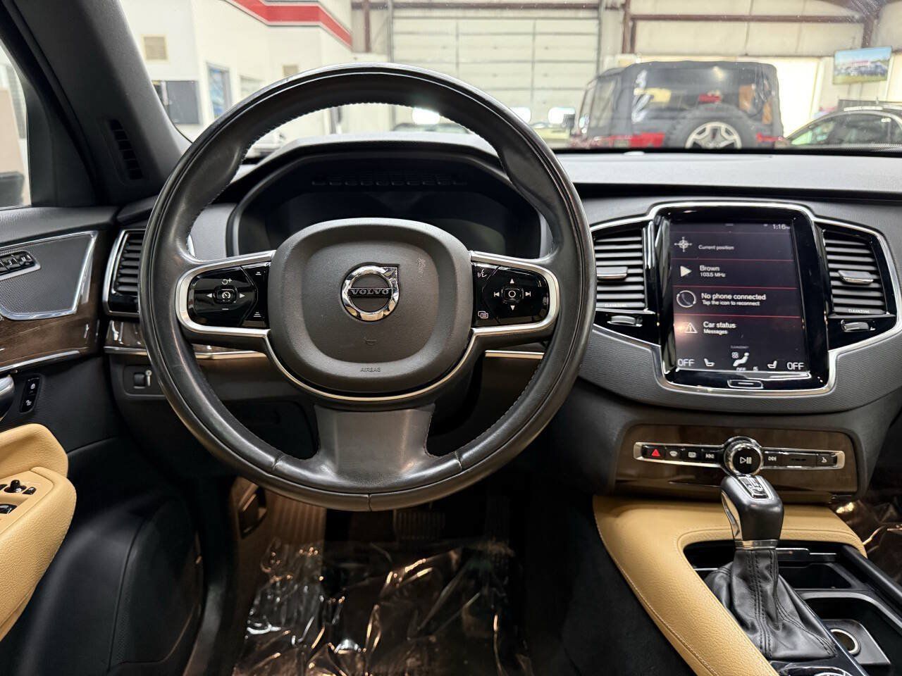 Used 2016 Volvo XC90 T6 Momentum w/ Momentum Plus Package AWD/4WD image 22