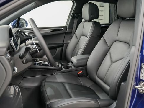 New 2026 Porsche Macan image 5