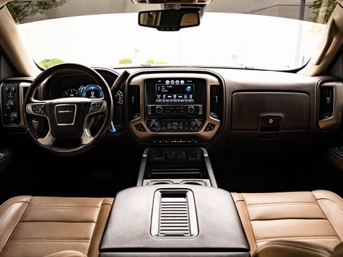 Used 2018 GMC Sierra 1500 Denali w/ Denali Ultimate Package AWD/4WD image 33