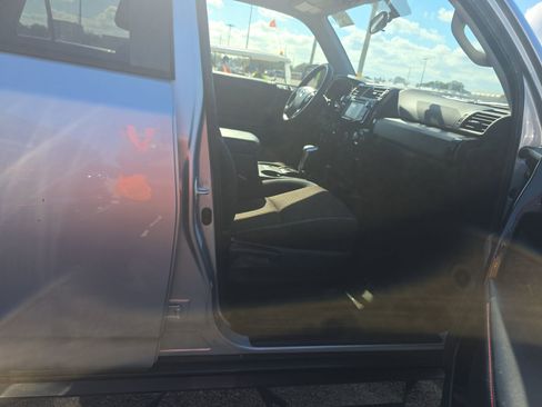 Used 2018 Toyota 4Runner TRD Off-Road image 15