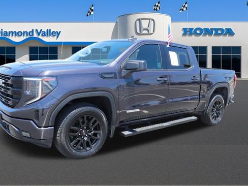 Used 2023 GMC Sierra 1500 Elevation RWD image 3