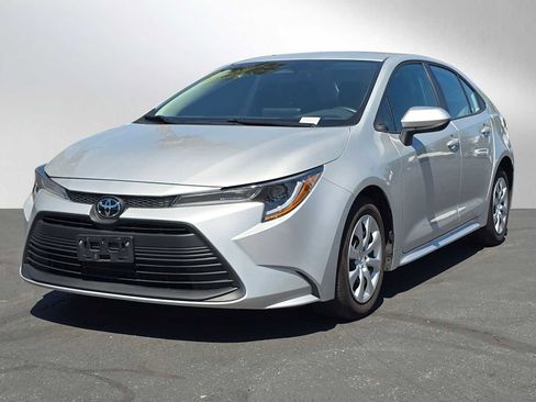 Certified 2025 Toyota Corolla LE FWD image 7