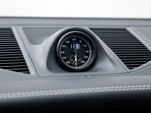 New 2026 Porsche Macan Turbo image 30