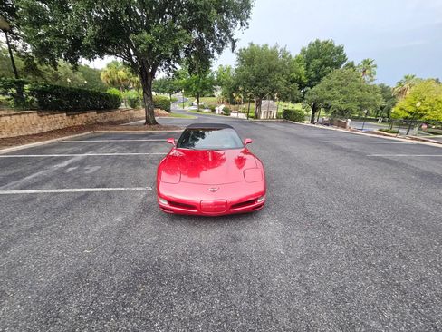 Used 2004 Chevrolet Corvette Convertible w/ Preferred Equipment Group RWD image 12