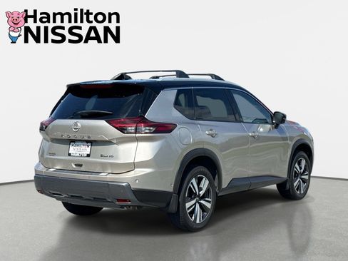Used 2024 Nissan Rogue SL w/ SL Premium Package AWD/4WD image 2