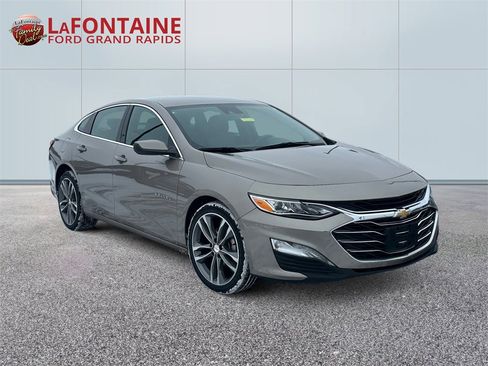 Used 2024 Chevrolet Malibu LT image 3