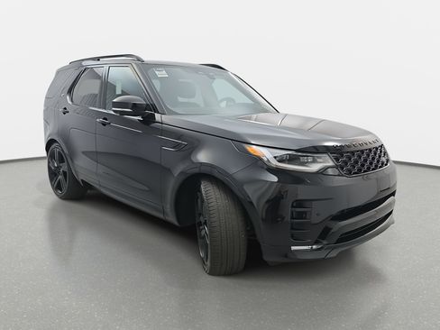 Certified 2025 Land Rover Discovery Dynamic SE image 3