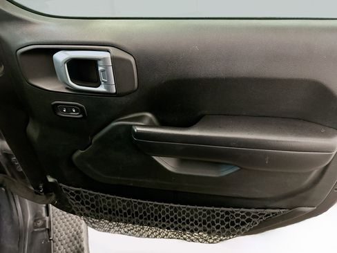 Used 2019 Jeep Wrangler Unlimited Sport S AWD/4WD image 33