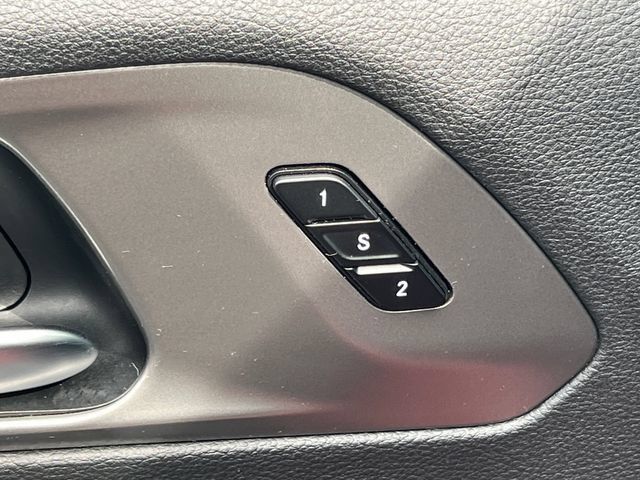 Used 2025 Chrysler Pacifica Select FWD image 17