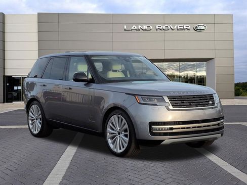 New 2026 Land Rover Range Rover SE image 3