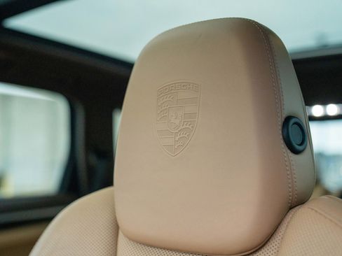 Used 2018 Porsche Cayenne S image 12