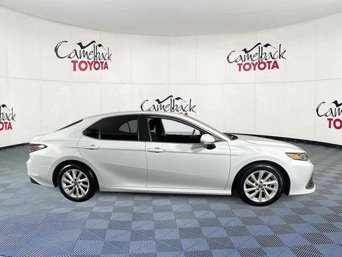 Used 2024 Toyota Camry LE FWD image 9