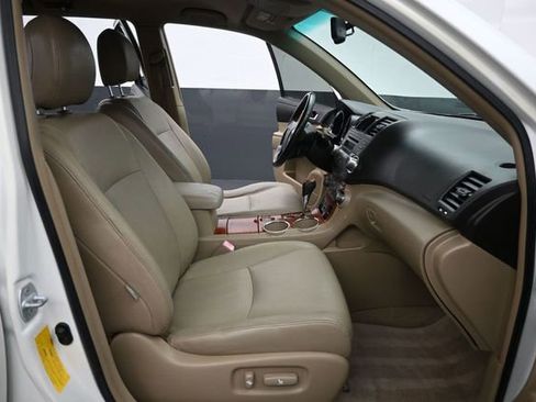 Used 2009 Toyota Highlander Limited FWD image 16