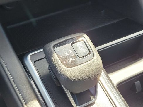 Used 2025 Nissan Pathfinder SL w/ SL Premium Package FWD image 24
