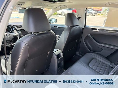 Used 2017 Volkswagen Jetta SEL Premium FWD image 21