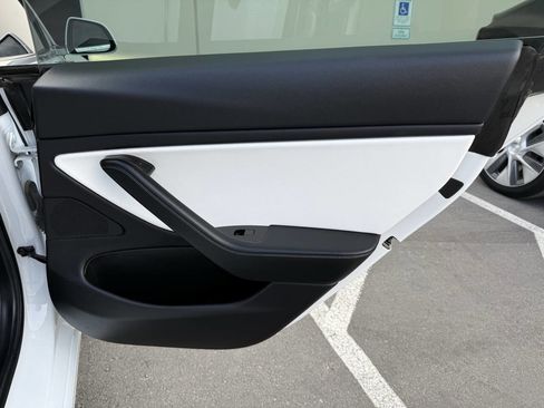 Used 2019 Tesla Model 3 Performance image 23