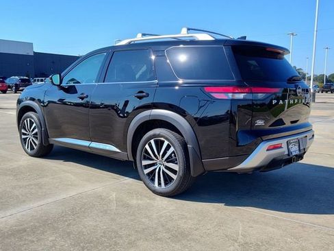 Used 2025 Nissan Pathfinder Platinum w/ Cargo Package image 4