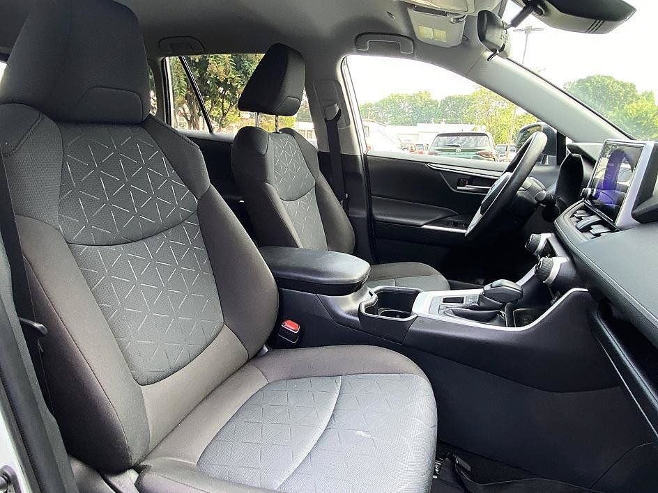 Certified 2025 Toyota RAV4 XLE AWD/4WD image 23