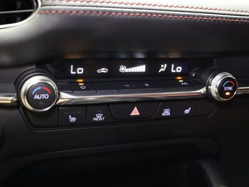 Used 2023 MAZDA MAZDA3 s FWD image 23