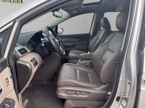 Used 2015 Honda Odyssey Touring image 9