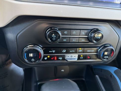 Used 2024 Ford Bronco Wildtrak image 19