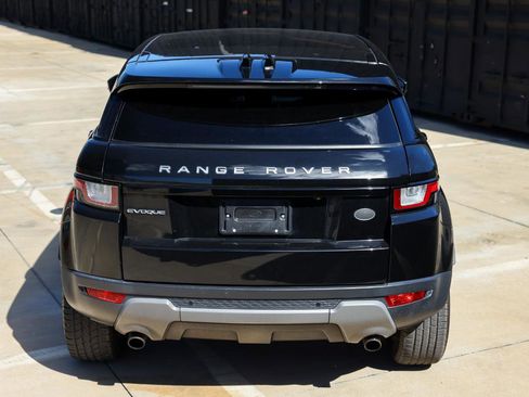Used 2017 Land Rover Range Rover Evoque SE image 9