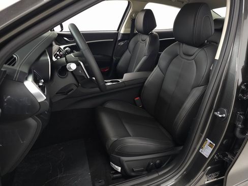 New 2026 Genesis G70 2.5T image 12