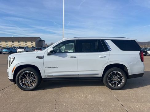 New 2026 GMC Yukon Denali w/ Sun & Power Step Package image 6